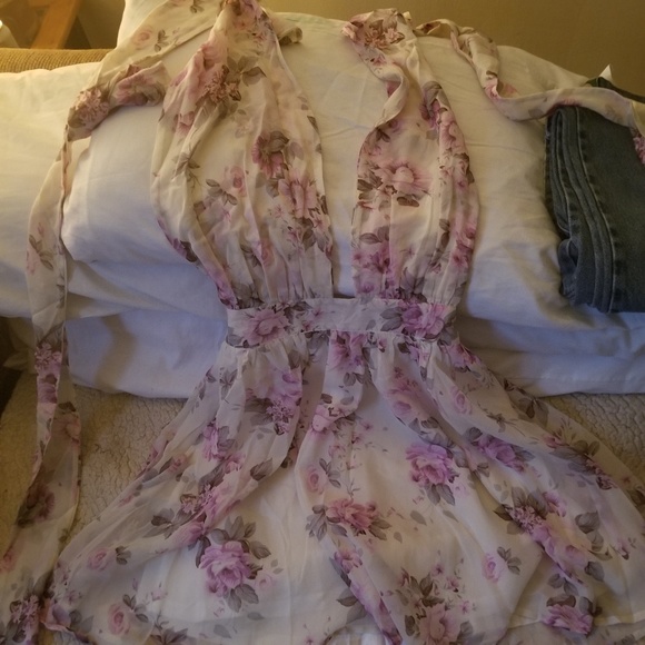 Wear Multi Ways Floral Halter Dress!! - Picture 4 of 6